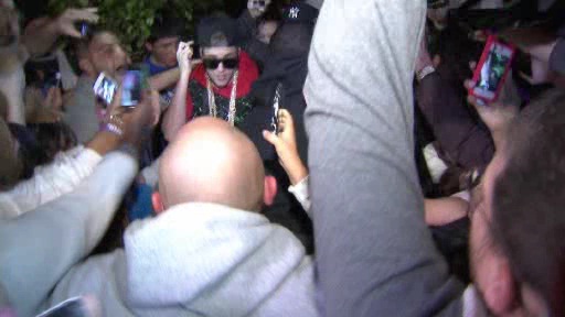 Justin Bieber leaving Orchid House (Source: CBS4) 