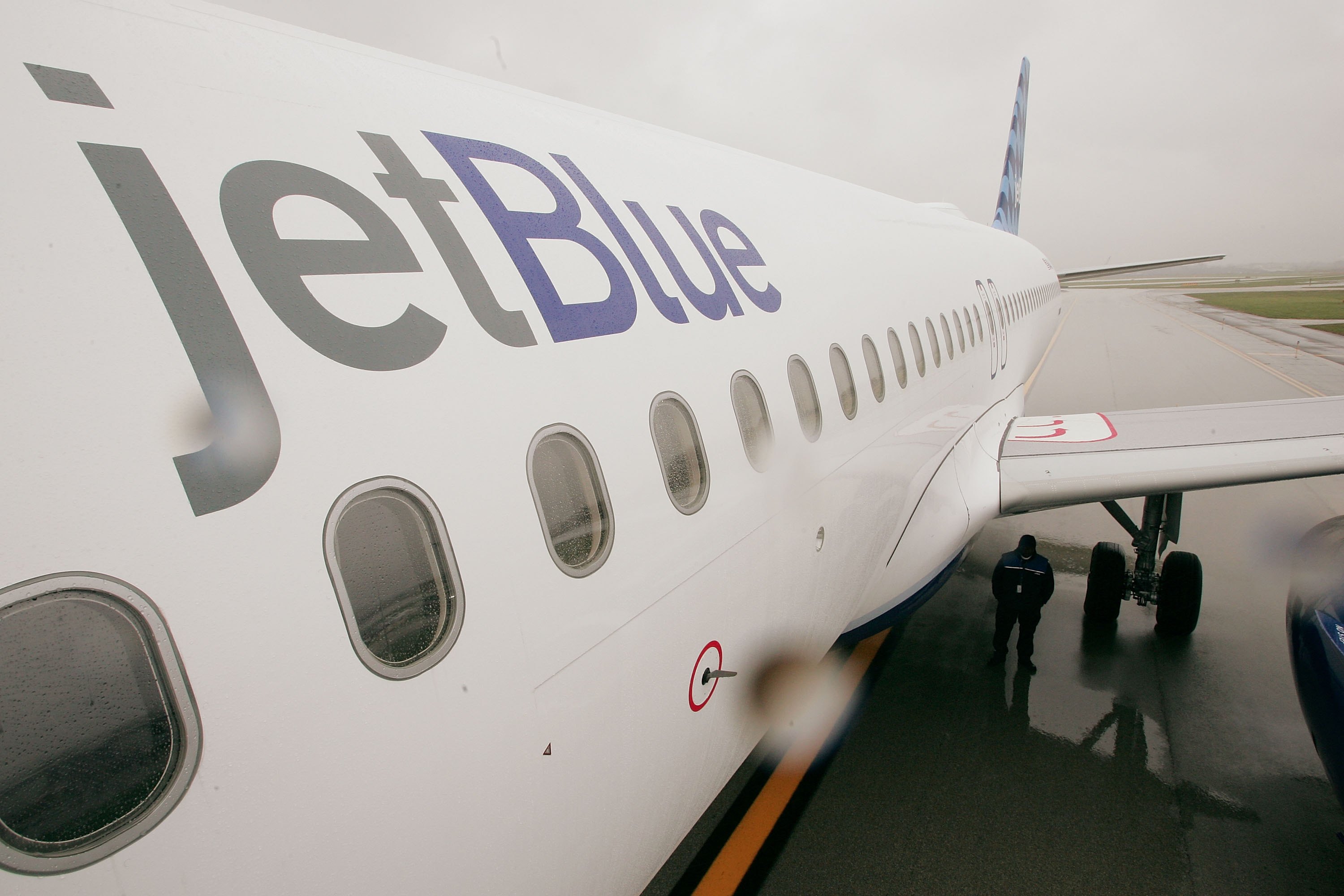 JetBlue Cancellations Affect Hundreds Of Flights ...