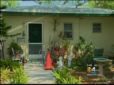 Pompano Woman Beaten, Robbed In Home – CBS Miami