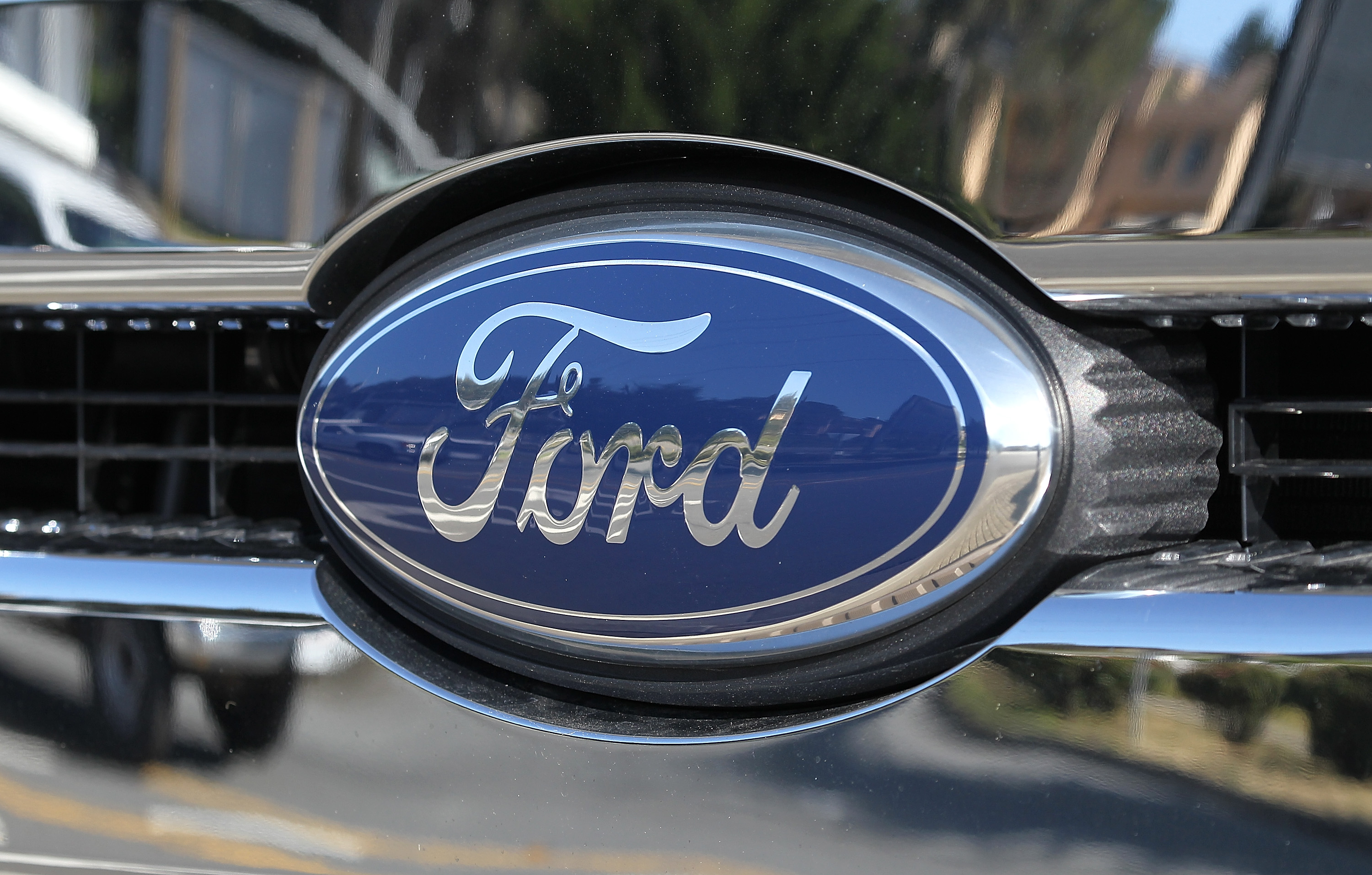 Ford Advising 39,000 Expedition And Navigator Owners To Park Outside Due To Fire Risk