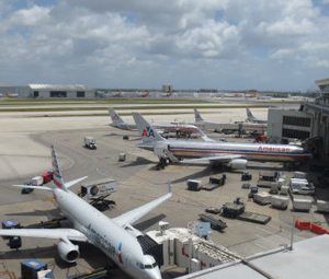 How To Navigate Miami International Airport - CBS Miami