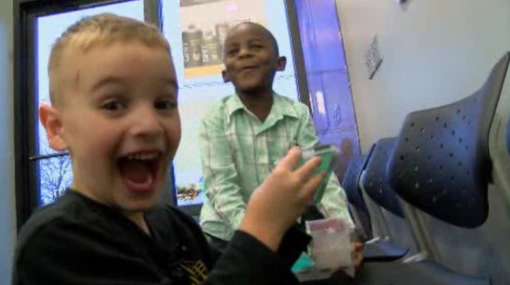 5-Year-Old Boy's Haircut To Look Like Friend Goes Viral – CBS Miami