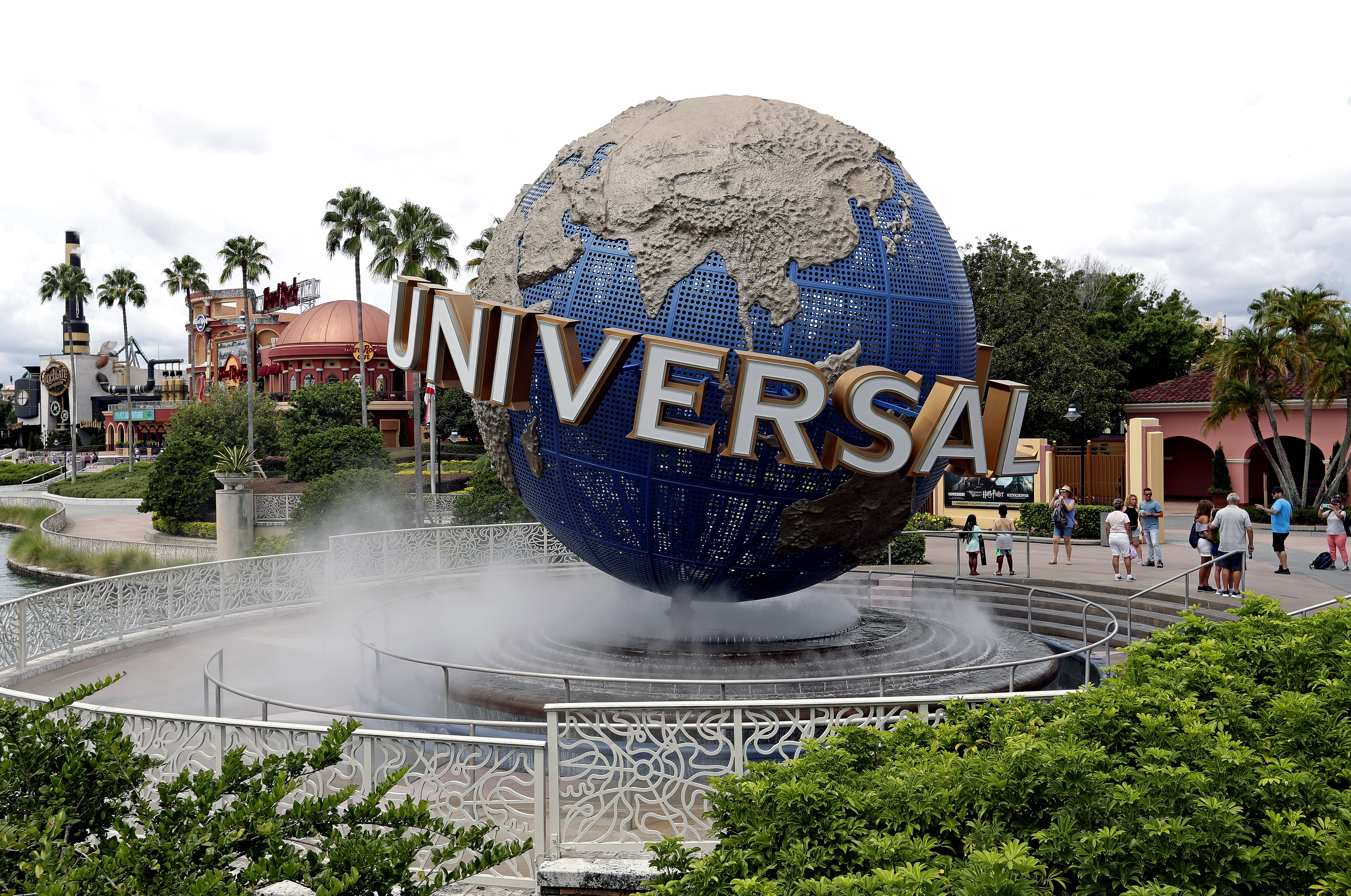 Another Round Of Layoffs At Universal Orlando Resort – CBS Miami