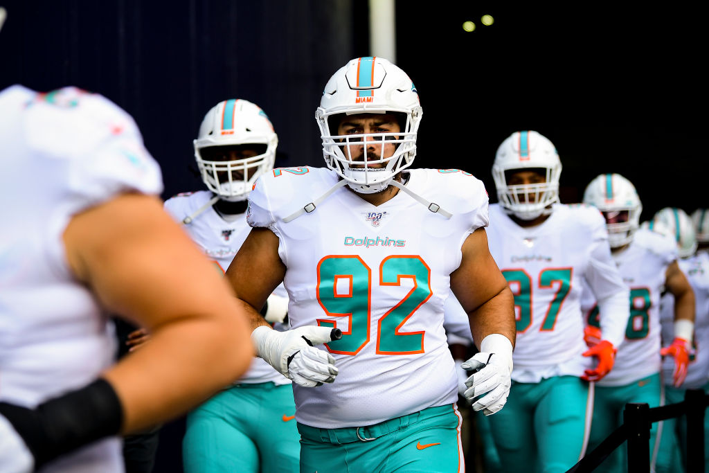 DE Zach Sieler Plans To Stay With Dolphins, Continue Living In RV ...
