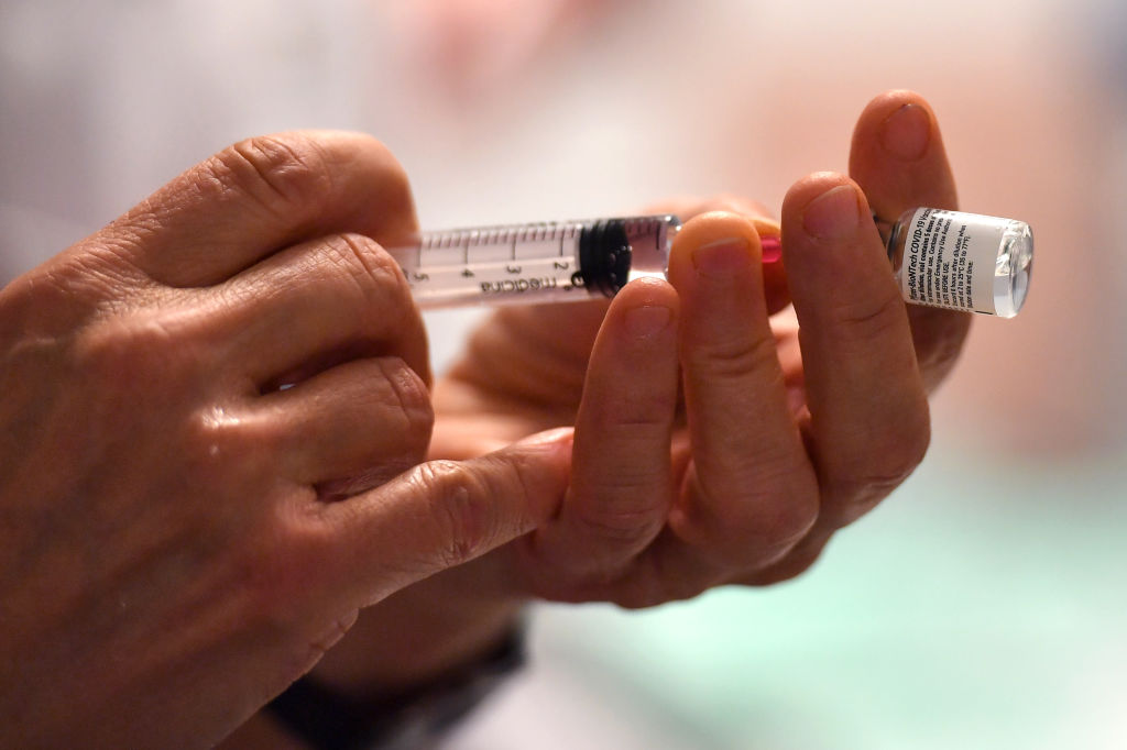 South Florida Doctor’s Death Investigates Coronavirus Vaccination – CBS Miami