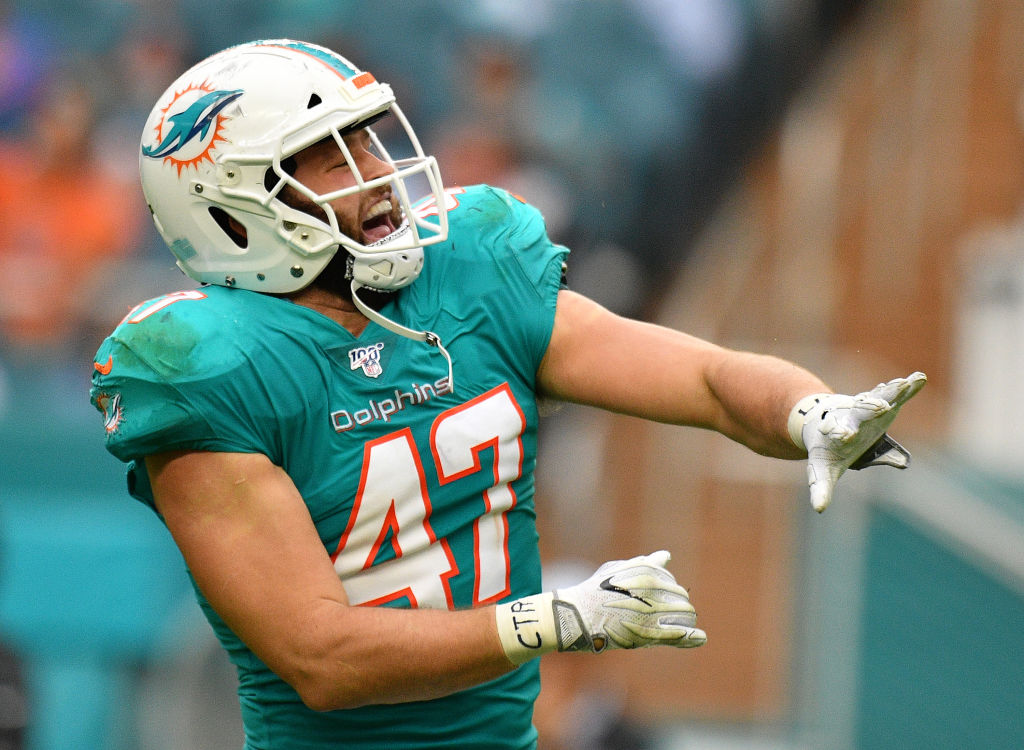 LB Biegel and TE Carter agree on deals with Miami Dolphins – CBS Miami