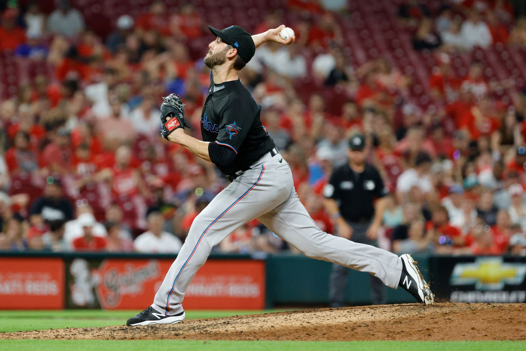 Marlins Falls To Reds 5-3