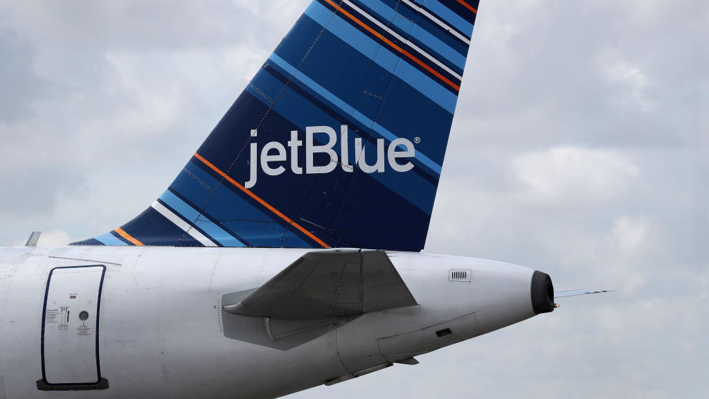 Drunk JetBlue Pilot Pulled Off Florida-Bound Plane, Police Say