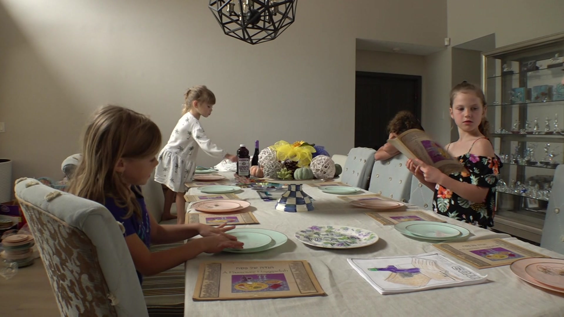 South Florida Family Celebrates Passover With Ukrainian Family Displaced By War