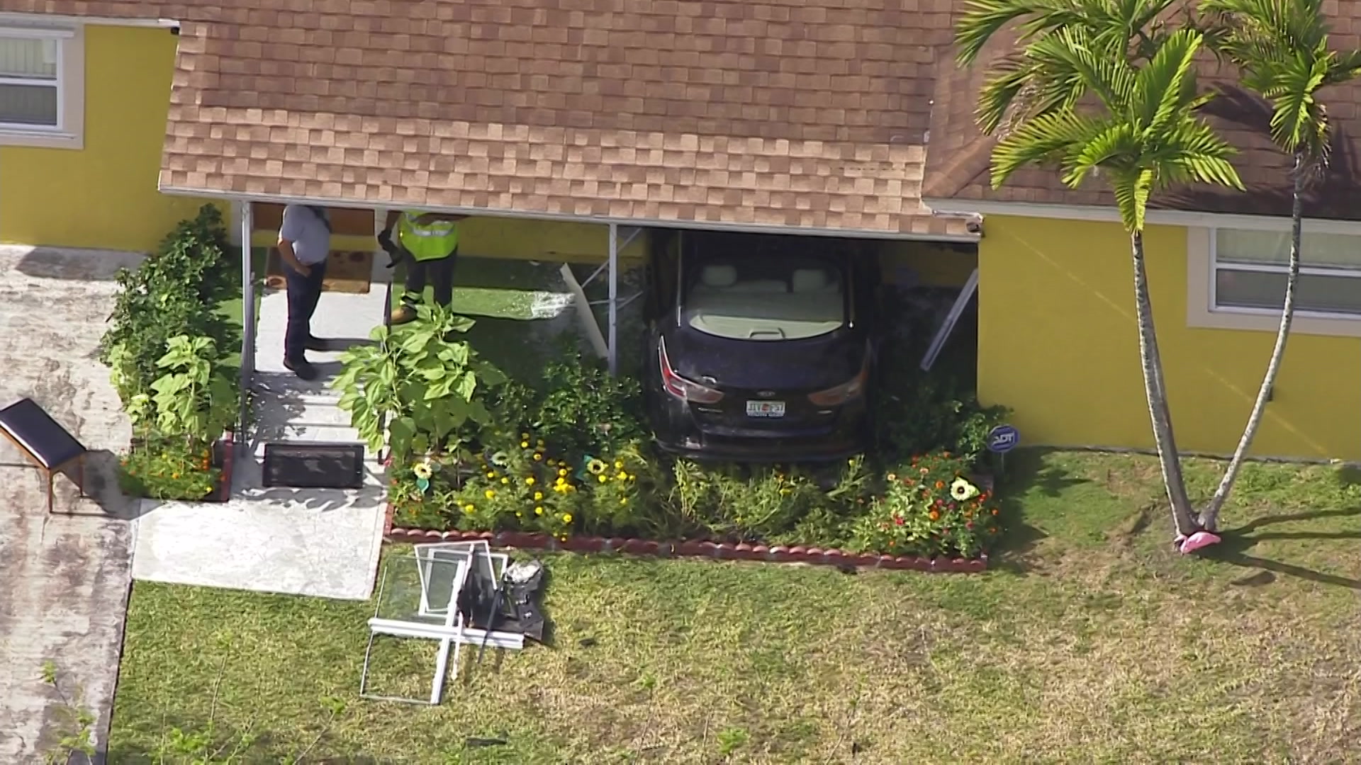 2 Injured As Car Crashes Into SW Miami Home