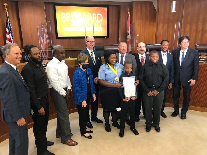 Gwendolyn Whitfield, Broward Bus Driver Who Drove To Police Station During Shooting Receives Medal Of Valor