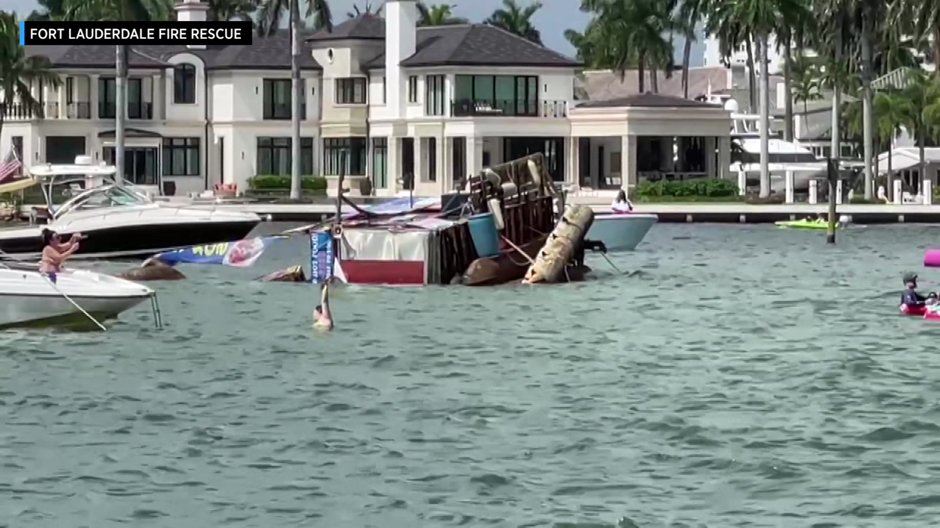 SEE IT: Jay’s Sandbar Food Boat Sinks In Fort Lauderdale